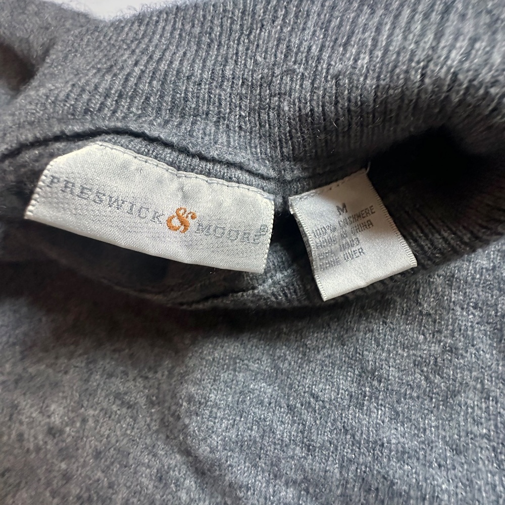 Preswick & Moore Gray Cashmere Turtleneck Sweater  (size M)